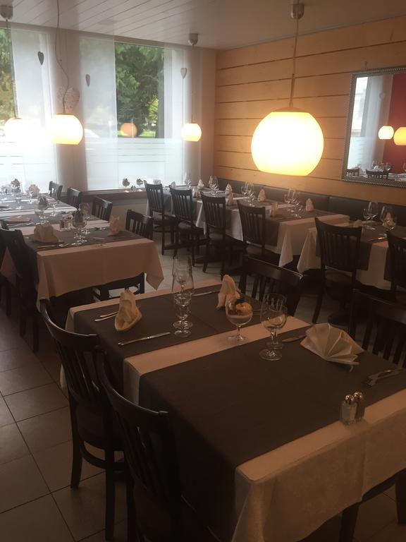 Hotel&Restaurant Stadthof Glarus Exterior foto
